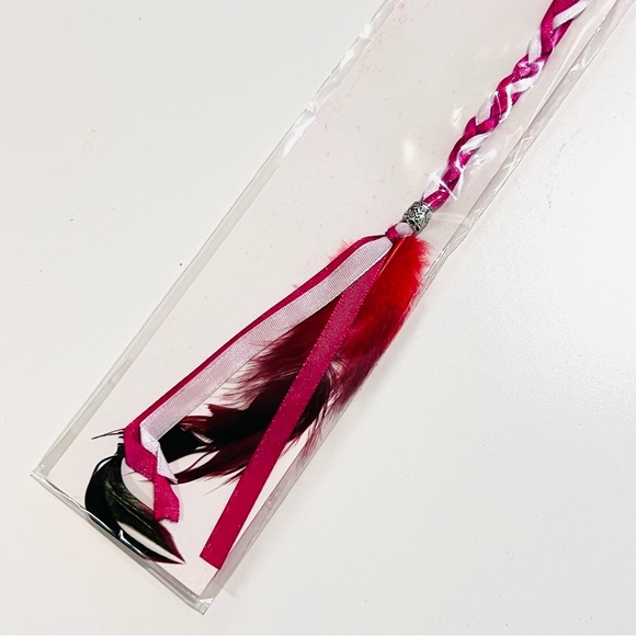 NWT Pink & White Ribbon Braided Ombré Feather Clip in Hair Extension - Picture 2 of 3